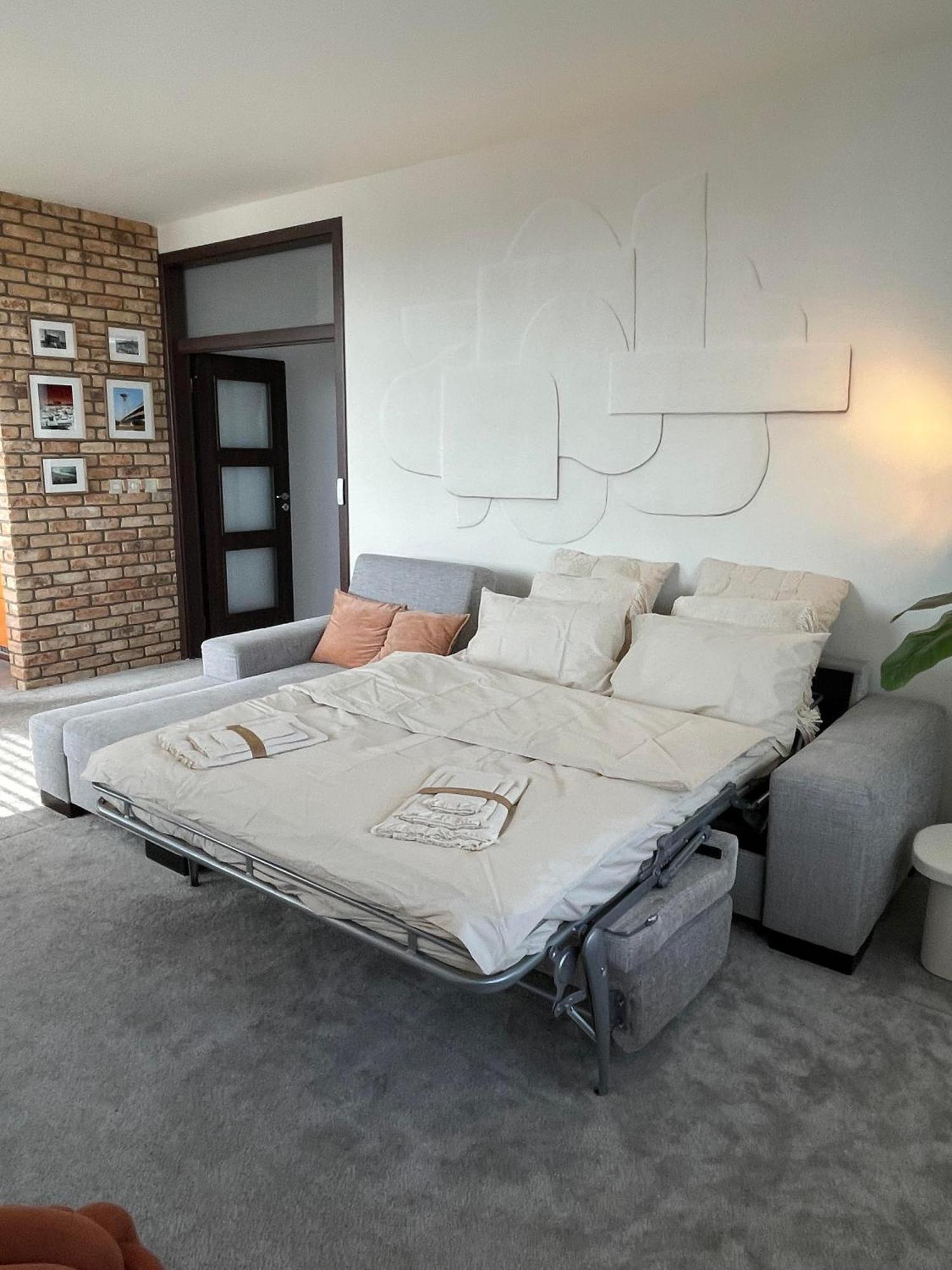 Panorama View Design Apt In Old Town - Free Parking Братислава Екстер'єр фото