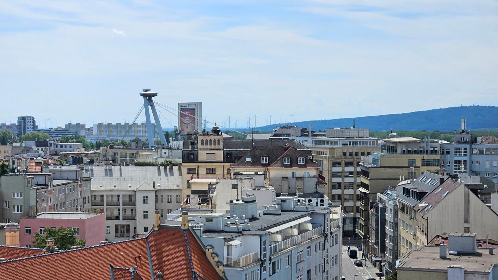 Panorama View Design Apt In Old Town - Free Parking Братислава Екстер'єр фото