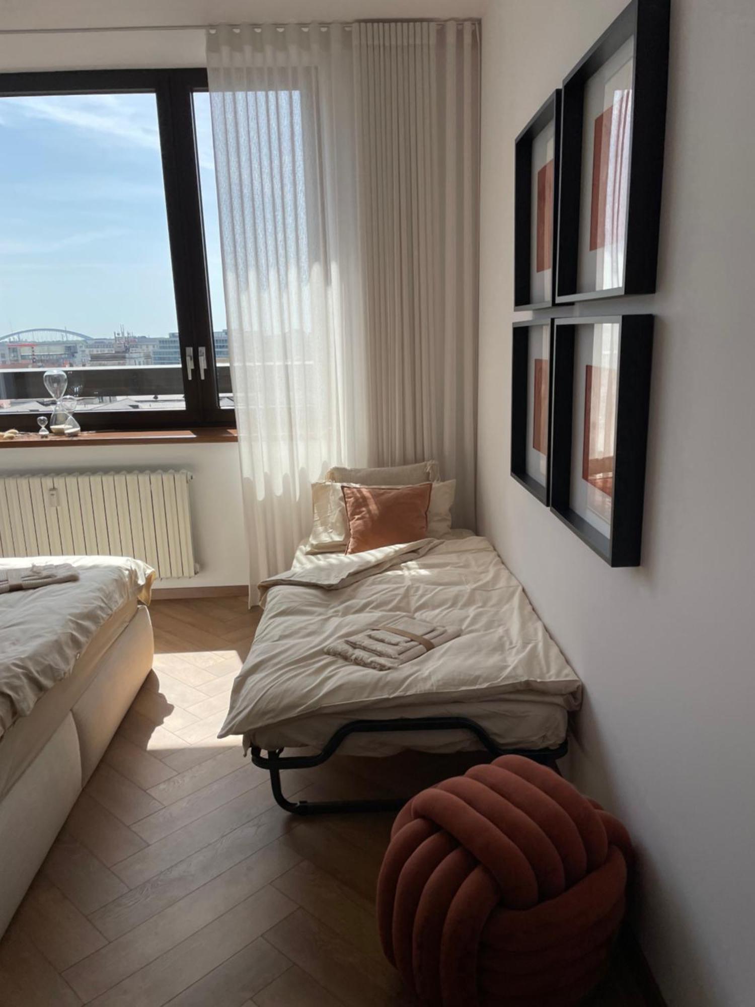 Panorama View Design Apt In Old Town - Free Parking Братислава Екстер'єр фото