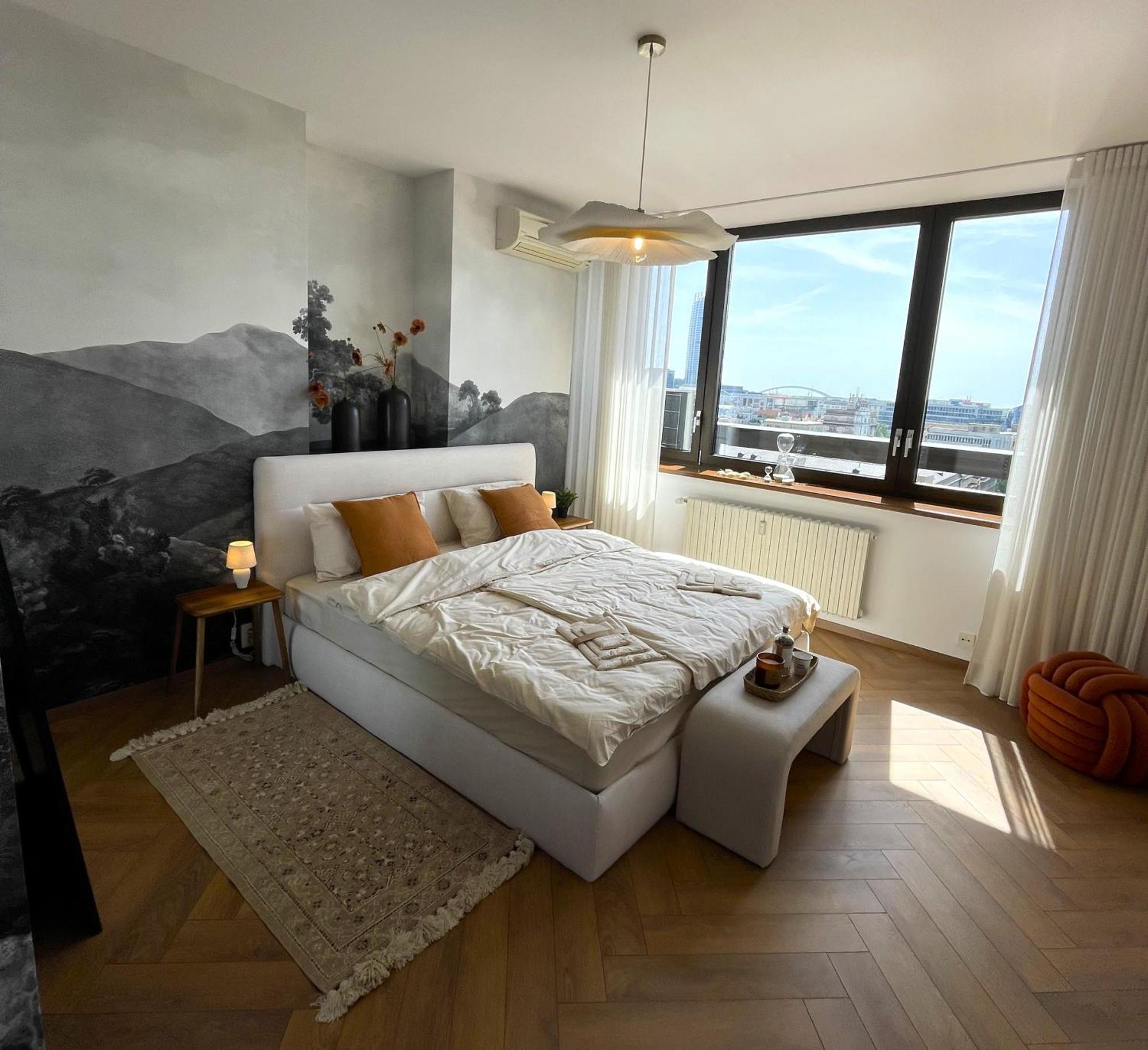 Panorama View Design Apt In Old Town - Free Parking Братислава Екстер'єр фото